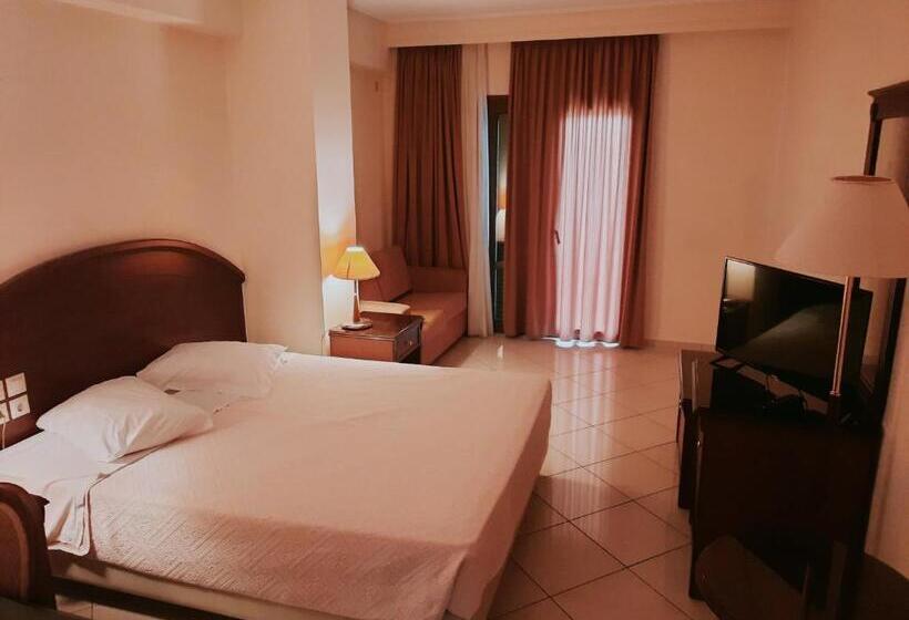 اتاق استاندارد سه نفره, Europa Beach