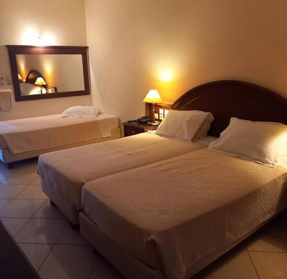 اتاق استاندارد سه نفره, Europa Beach