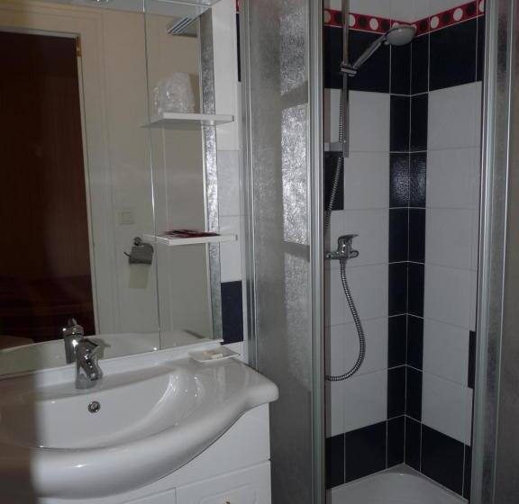 Номер Стандарт Трехместный, Hôtel Patton