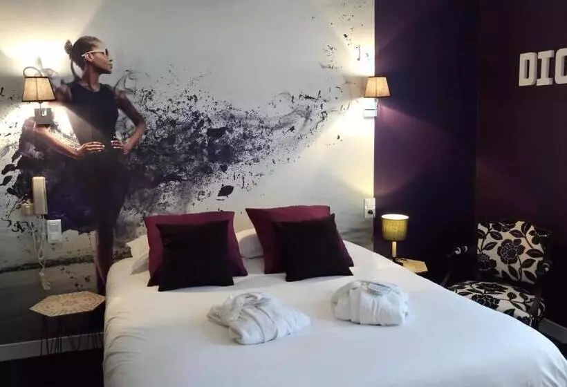 اتاق راحتی, Hôtel Patton