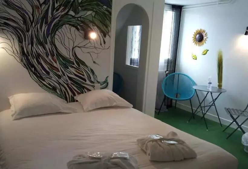 اتاق راحتی, Hôtel Patton