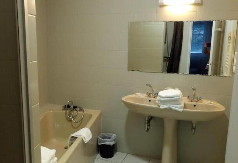 شقة 3 غرف, Hôtel Patton