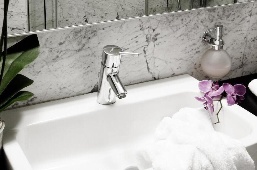 اتاق استاندارد, Nafs