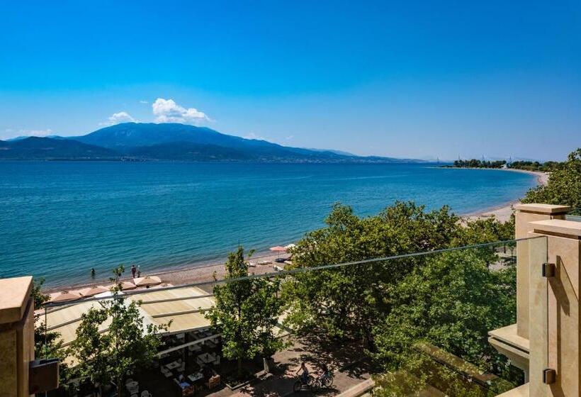 اتاق سه نفره سوپریور با چشمانداز دریا, Nafs