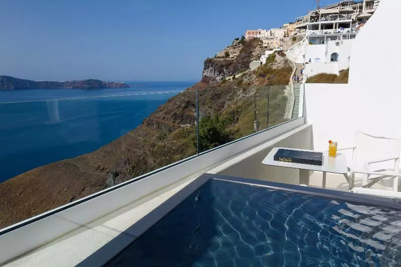 Juniorsviitti Näkymä, Nefeles Luxury Suites