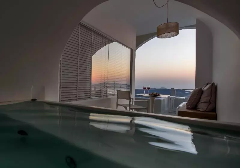 Sviitti Näkymä, Nefeles Luxury Suites