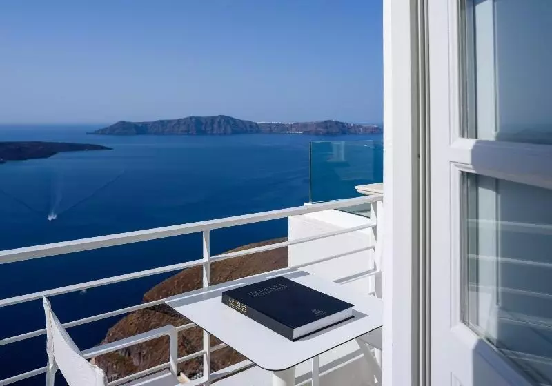 Juniorsviitti Näkymä, Nefeles Luxury Suites