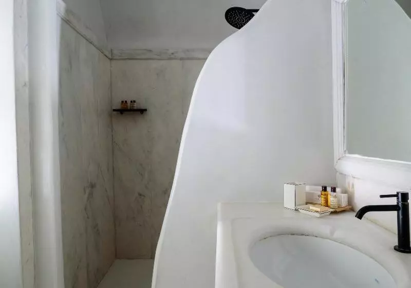 Sviitti Näkymä, Nefeles Luxury Suites