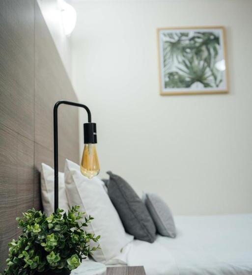 إستوديو قياسى, Uno Hotel Sydney