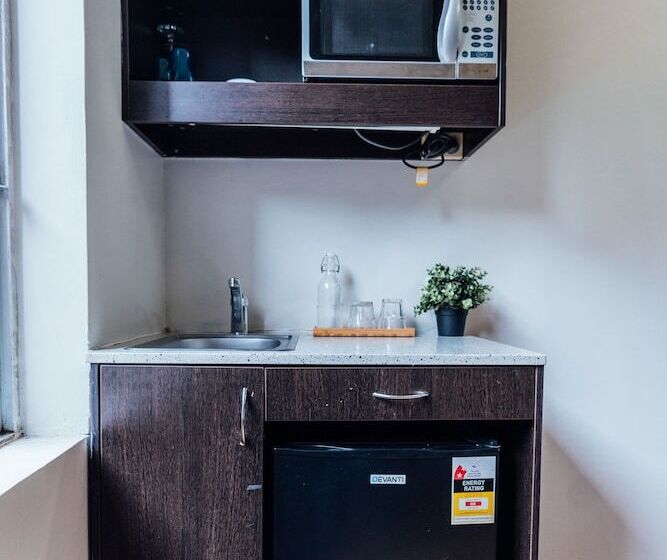 إستوديو قياسى, Uno Hotel Sydney