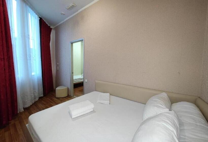 اتاق استاندارد چهار تخته, Zirka