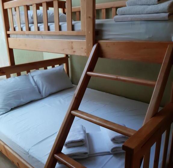 اتاق خانوادگی, Zirka