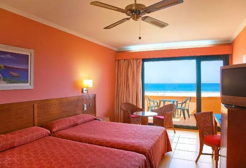 اتاق استاندارد سه نفره, Playamarina