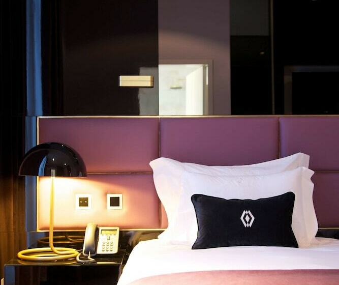 اتاق کلاسیک یک تخته, Altis Avenida