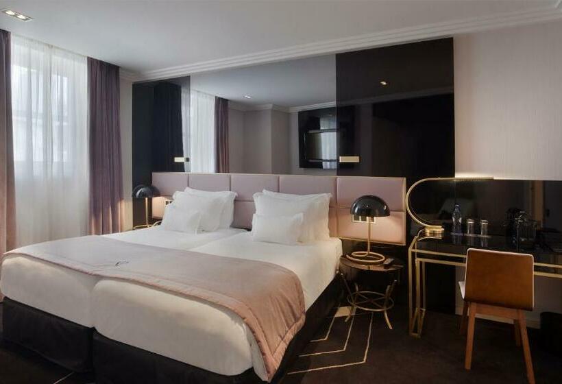 اتاق کلاسیک خانوادگی, Altis Avenida