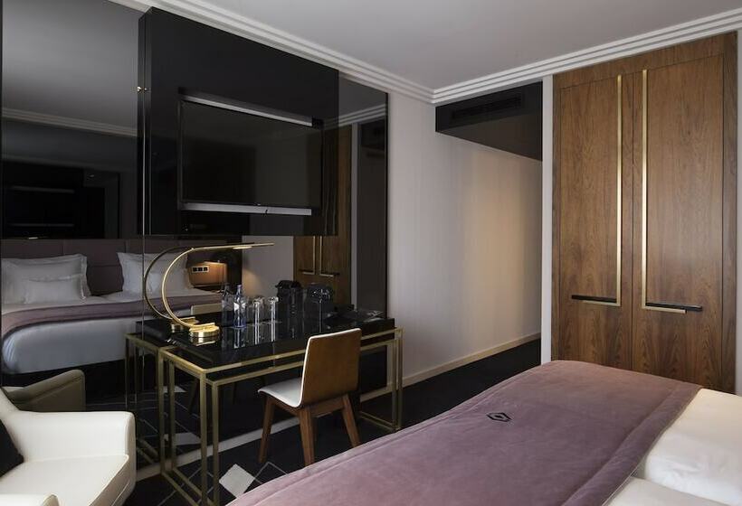 اتاق لوکس یک تخته, Altis Avenida