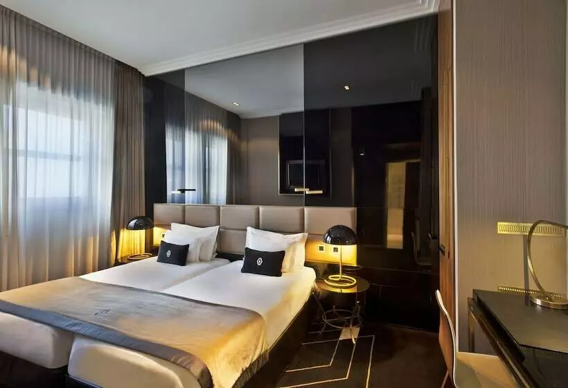 Single Deluxe Room