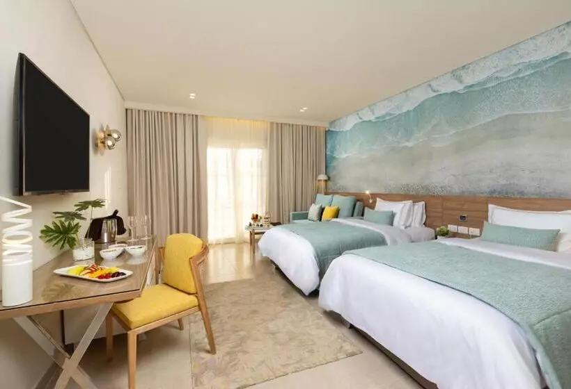 Standard swim-up room, Amwaj Oyoun Resort & Casino