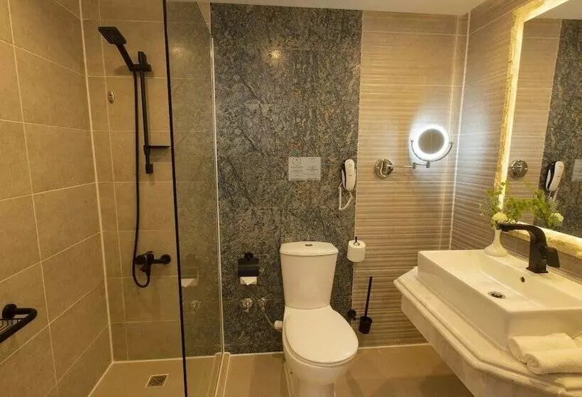 اتاق سوپریور با چشمانداز دریا, Amwaj Oyoun Resort & Casino