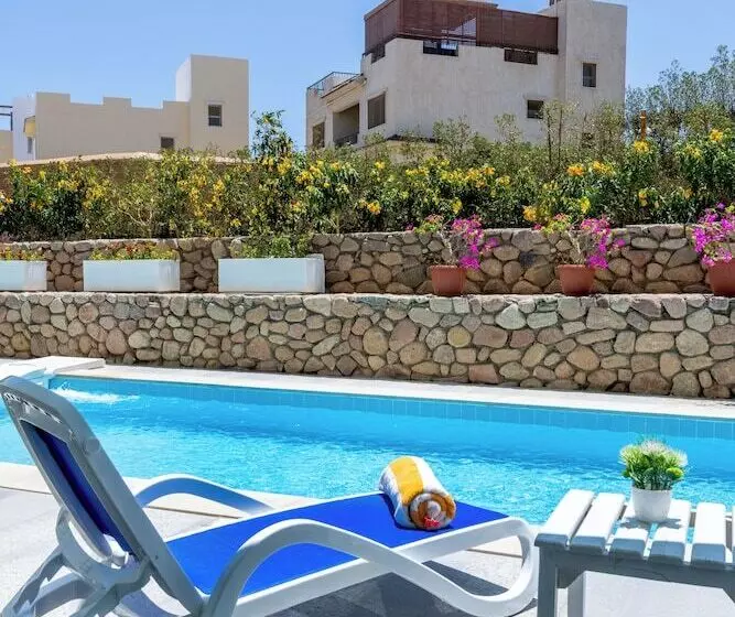 Standard swim-up room, Amwaj Oyoun Resort & Casino