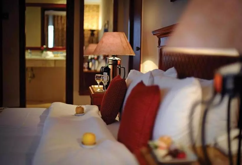 اتاق سوپریور با چشمانداز باغ, Amwaj Oyoun Resort & Casino