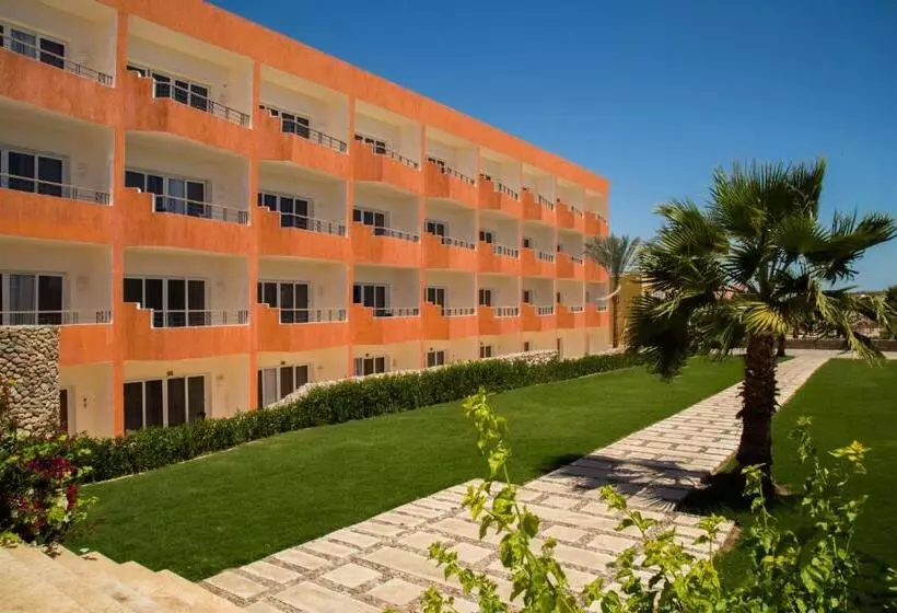 اتاق سوپریور با چشمانداز باغ, Amwaj Oyoun Resort & Casino