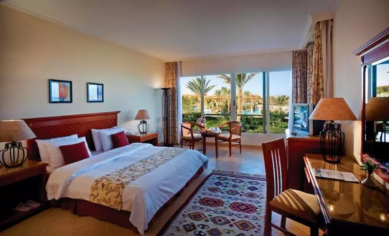 اتاق سوپریور با چشمانداز دریا, Amwaj Oyoun Resort & Casino
