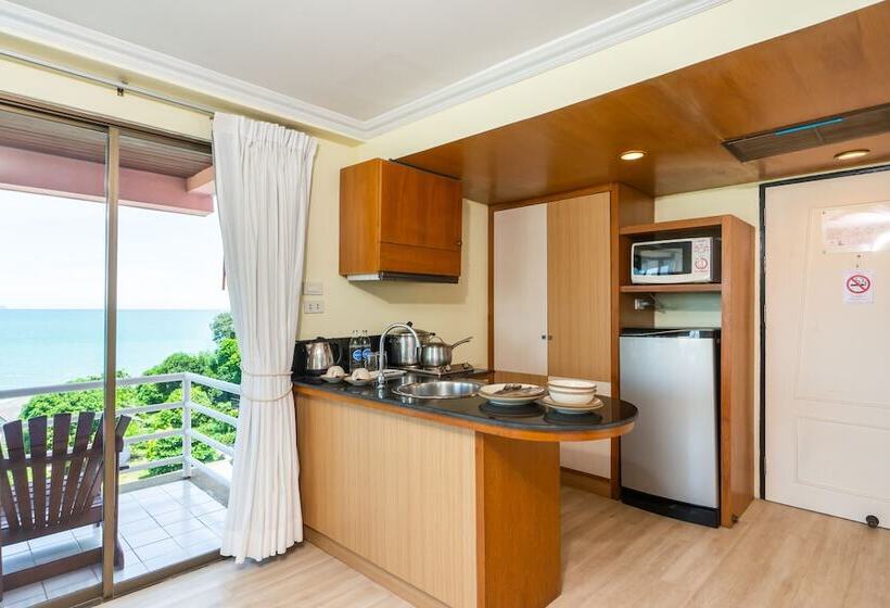 اتاق لوکس با چشم‌انداز دریا, Bella Villa Metro