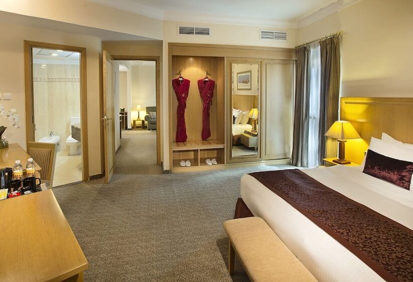 اتاق لوکس با تخت بزرگ, City Seasons Hotel Dubai