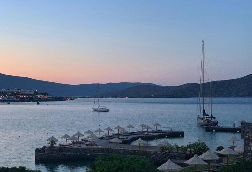 جناح جونيور مطلّ علي البحر, Elounda Peninsula Luxury Resort, Six Senses Spa