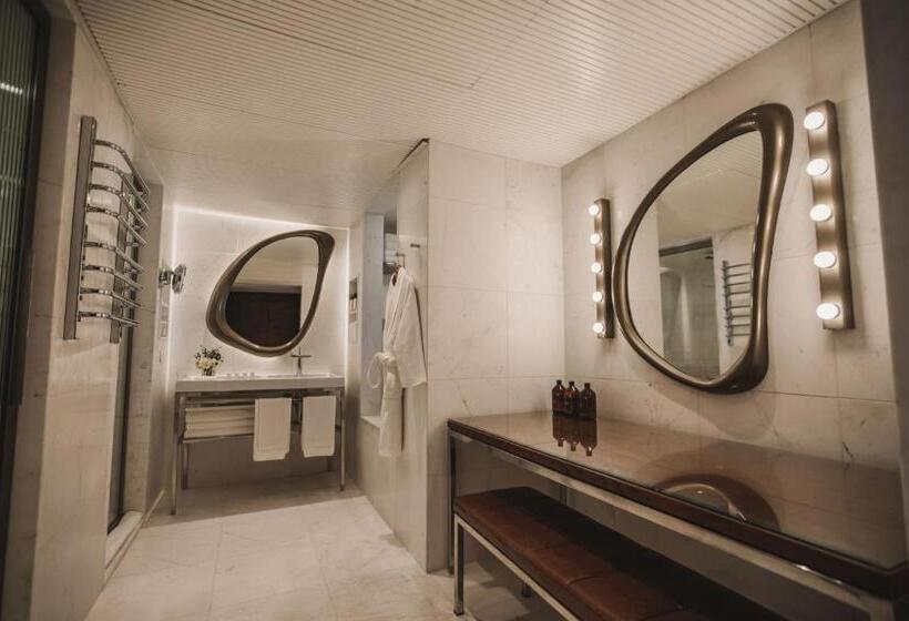 سوییت با چشم‌انداز دریا, Fasano Rio De Janeiro