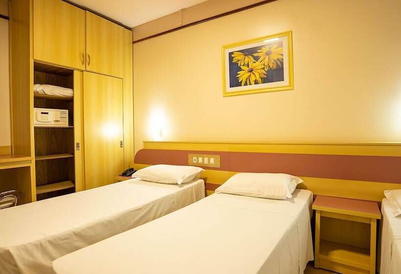 Номер Стандарт, Hamburgo Palace