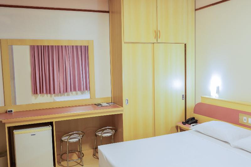 Номер Стандарт, Hamburgo Palace