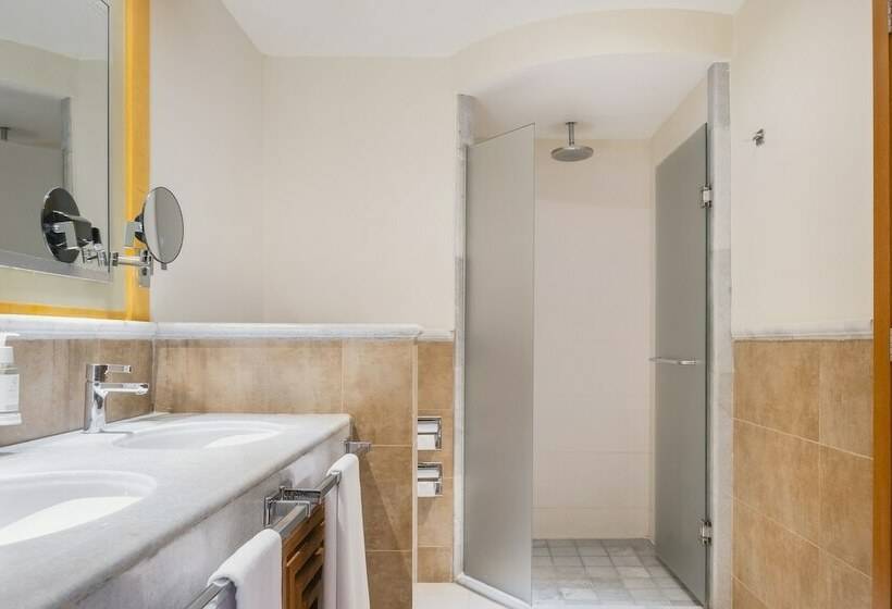 سوییت جونیور با چشم‌انداز دریا, Iberostar Selection Rose Hall Suites