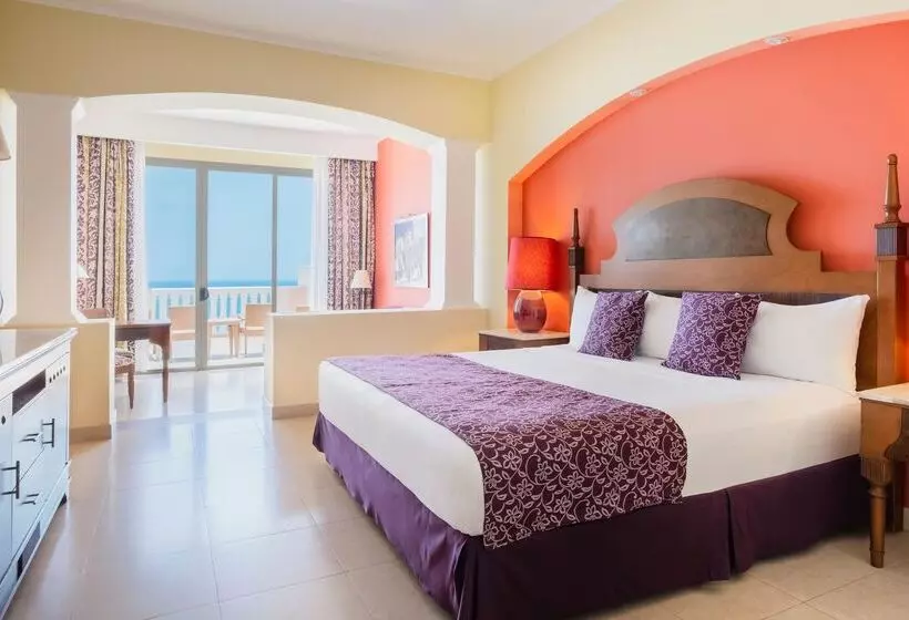 سوییت جونیور با چشم‌انداز دریا, Iberostar Selection Rose Hall Suites