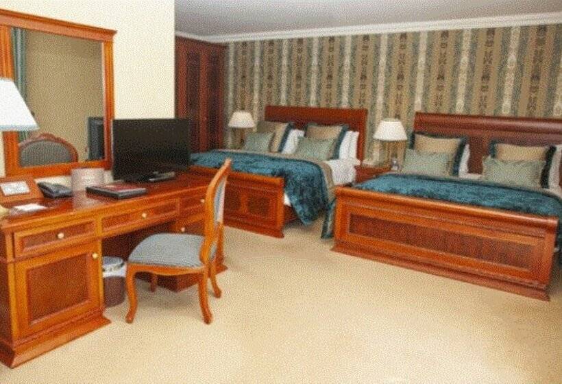 סוויטת ג'וניור, Knightsbrook Hotel & Golf Resort