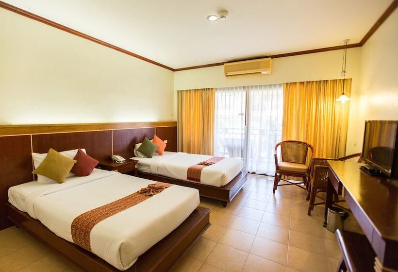 חדר דלוקס נוף לים, Lanta Casuarina Beach Resort   Sha Plus