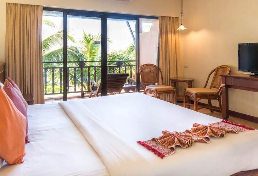 חדר דלוקס נוף לים, Lanta Casuarina Beach Resort   Sha Plus