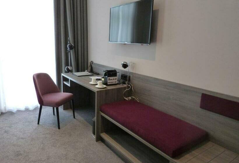 Pokój Standard, Marivaux