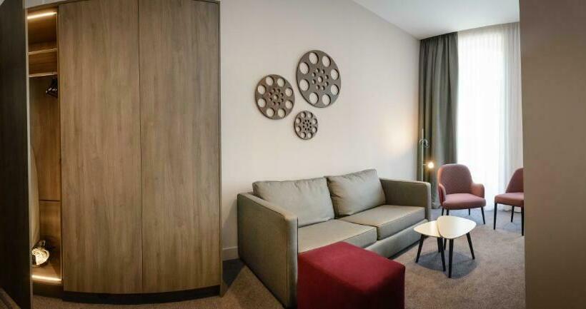 Junior Suite, Marivaux