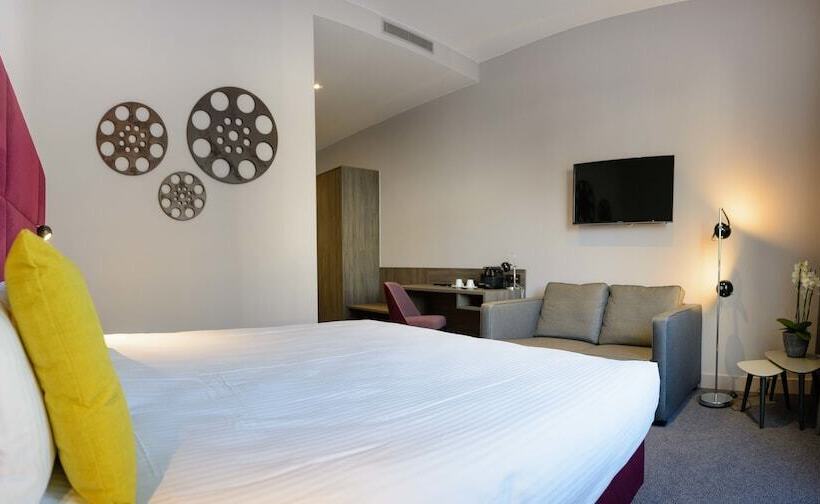 Pokój Deluxe, Marivaux