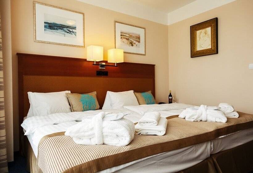 غرفة قياسية, Marttel