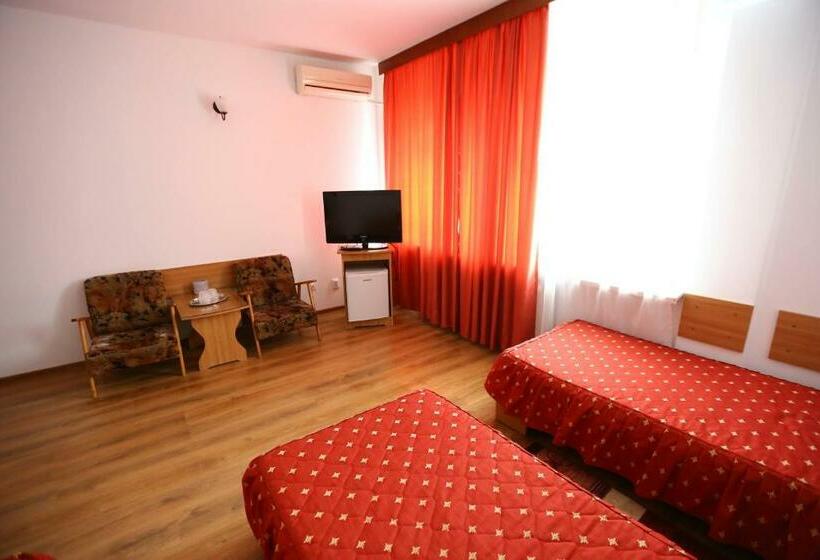 スタンダードトリプルルーム, Moldova