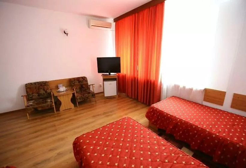 اتاق استاندارد سه نفره, Moldova