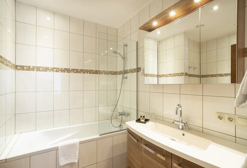 חדר סטנדרט, Neue Post