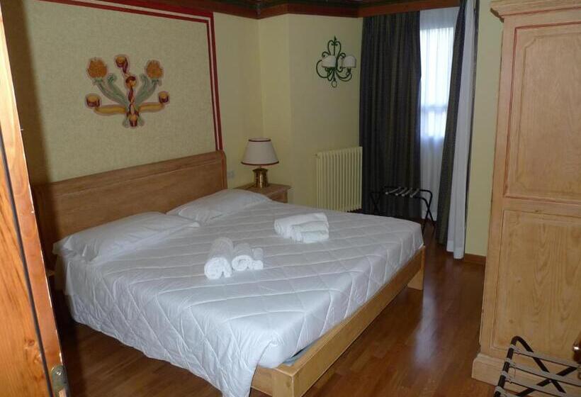 جناح, Rta Hotel Catturani