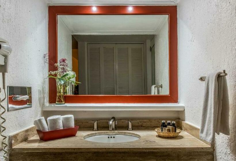 Номер Deluxe с Видом, Park Royal Beach Ixtapa  All Inclusive