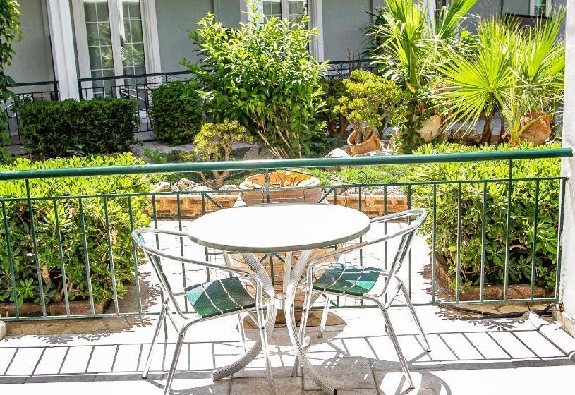 اتاق استاندارد, Sofia S