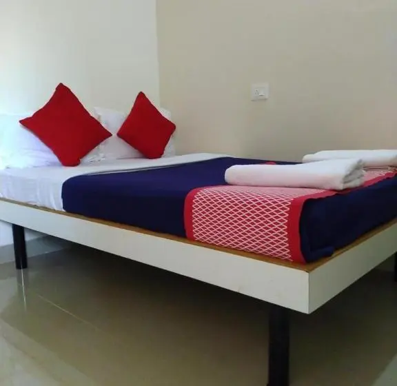 バス共有のスタンダードルーム, Raje Sambhaji Guest House