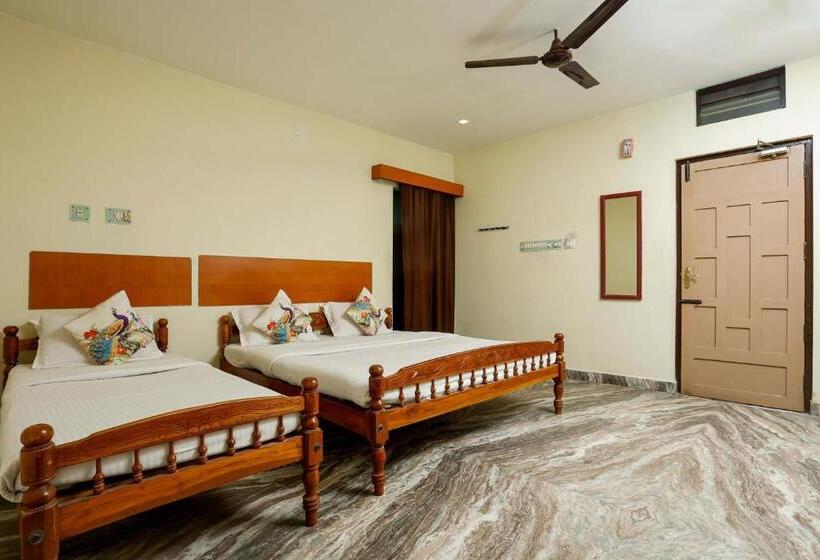 Deluxe Triple Room, Hara Rama Hare Krishna Rameswaram